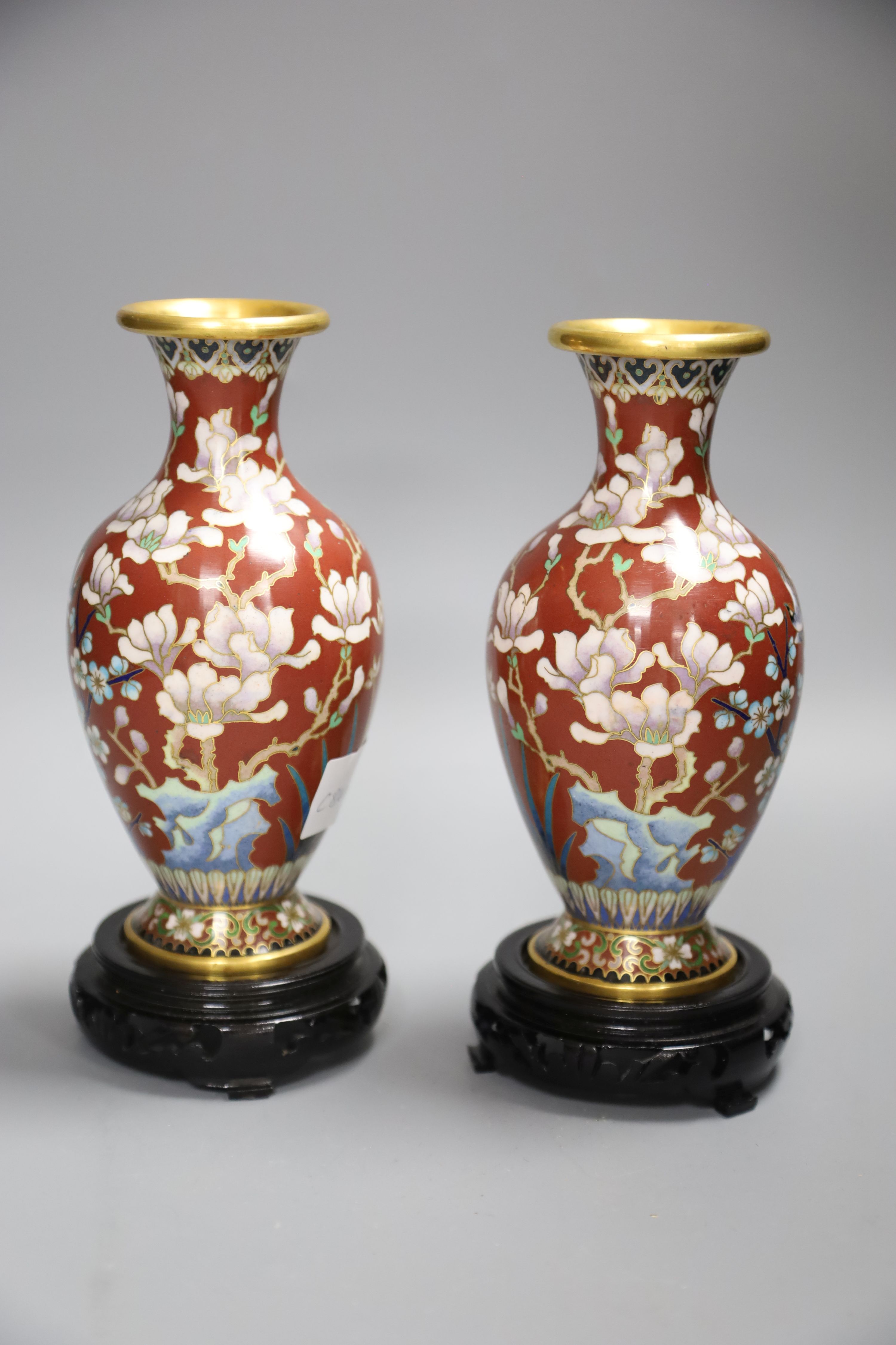 A pair of Chinese cloisonne vases, height 18cm